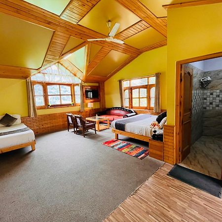 Hotel Hollywood Manali - Scenic River & Mountain View With Premium Rooms Exteriör bild