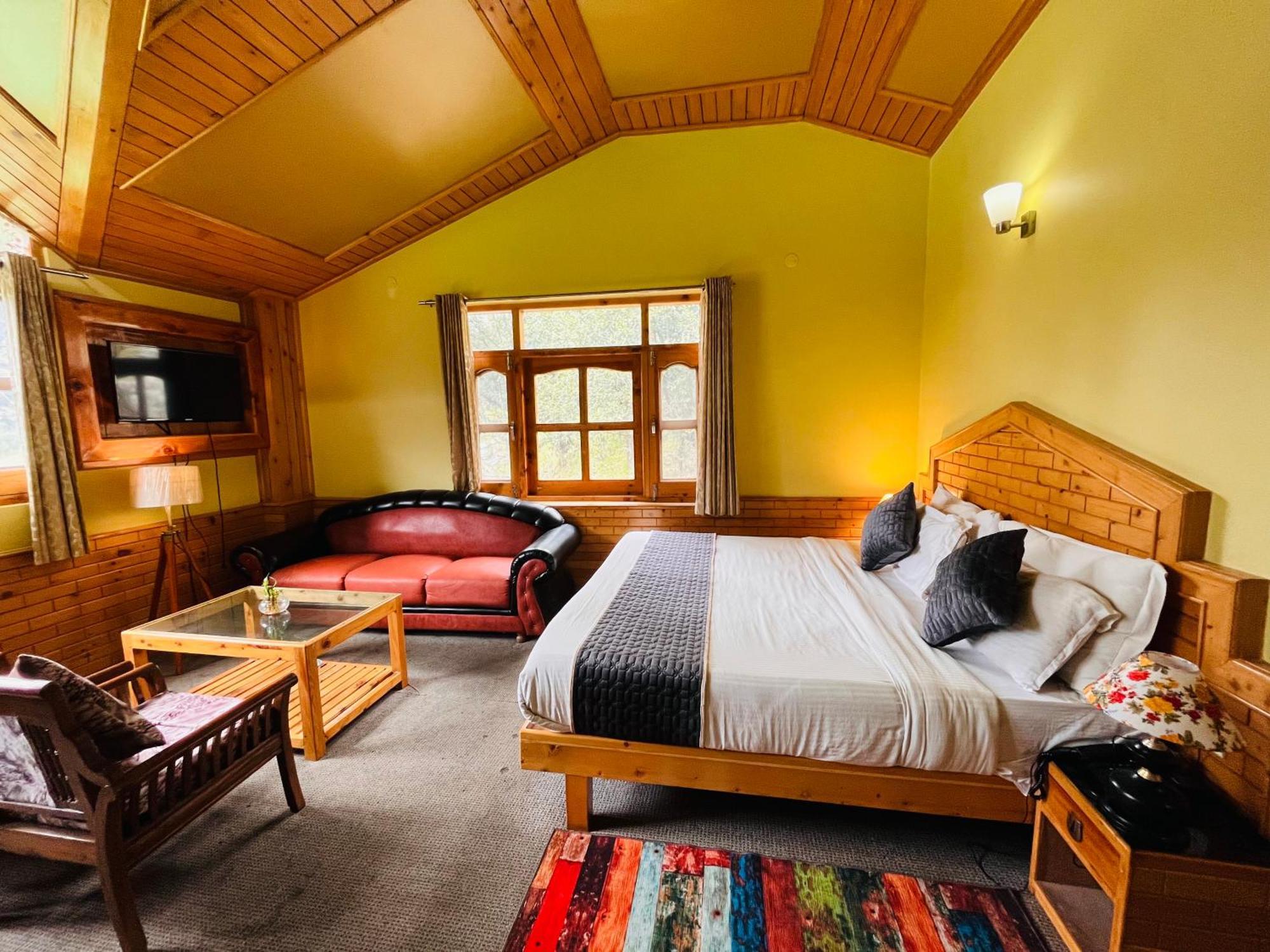 Hotel Hollywood Manali - Scenic River & Mountain View With Premium Rooms Exteriör bild
