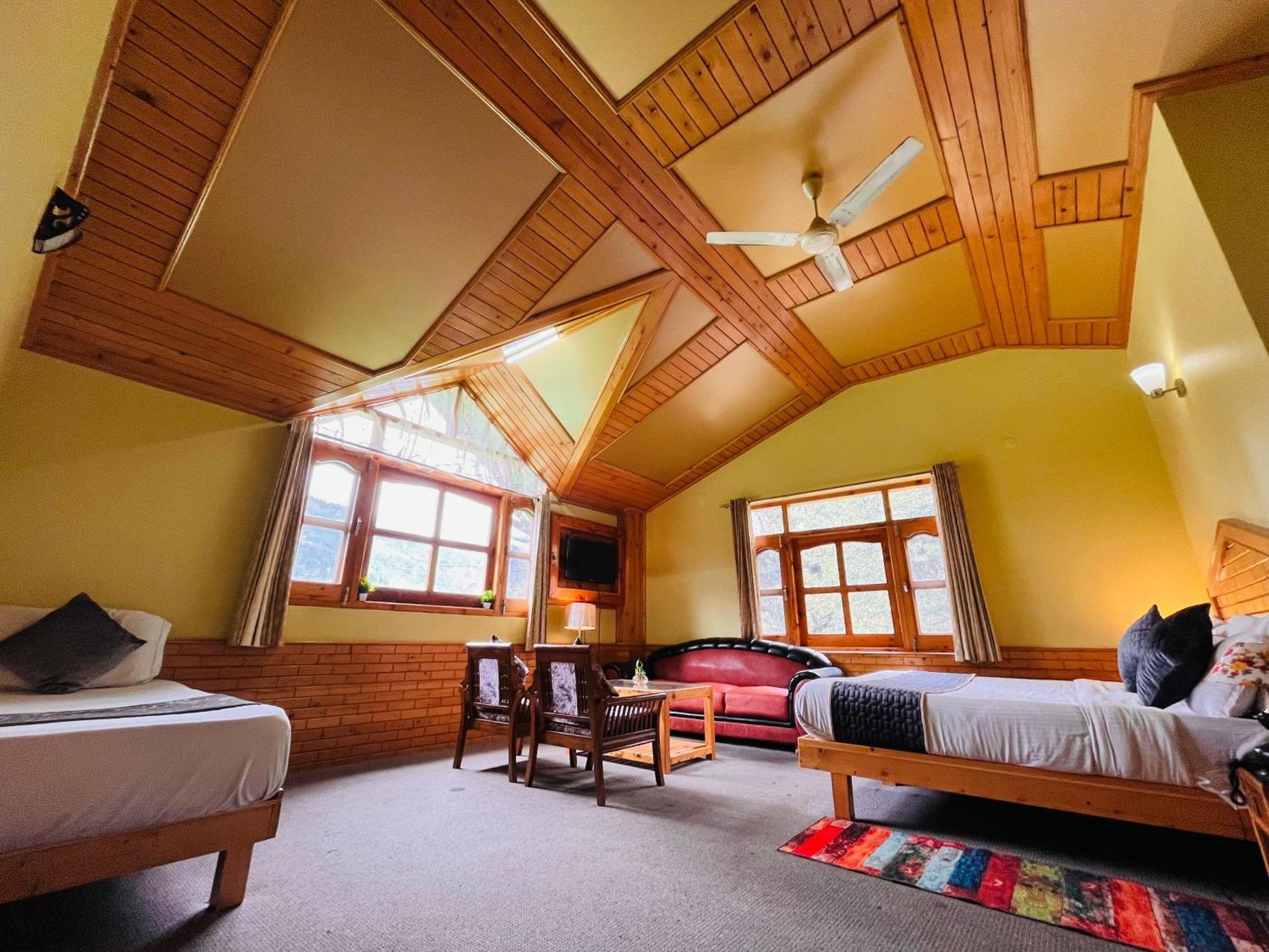 Hotel Hollywood Manali - Scenic River & Mountain View With Premium Rooms Exteriör bild