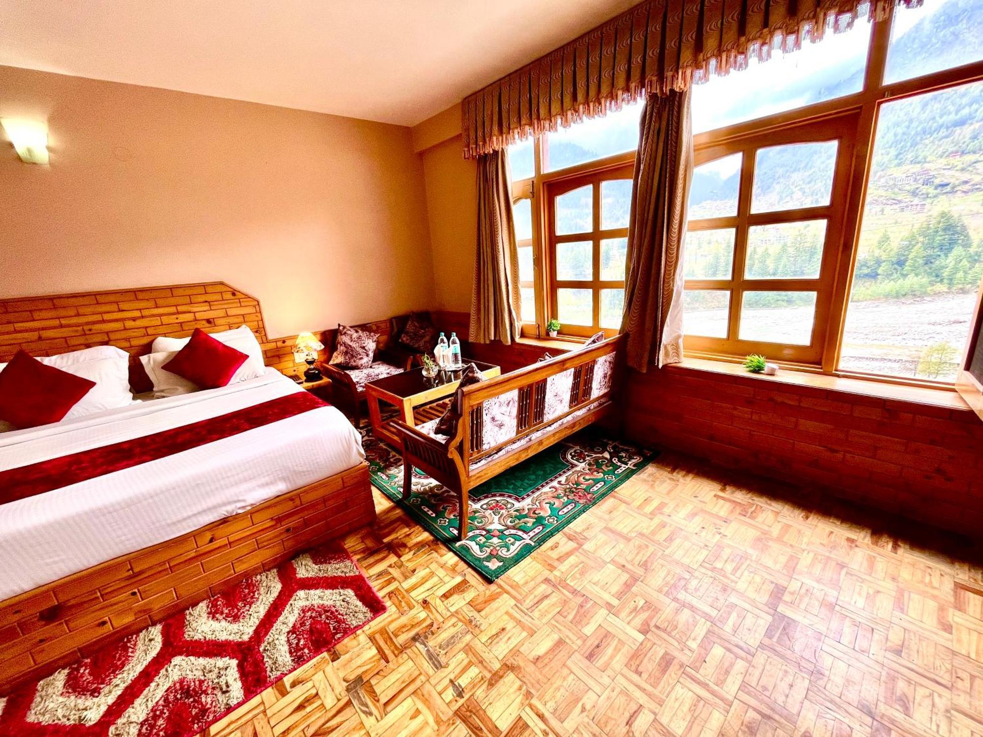 Hotel Hollywood Manali - Scenic River & Mountain View With Premium Rooms Exteriör bild