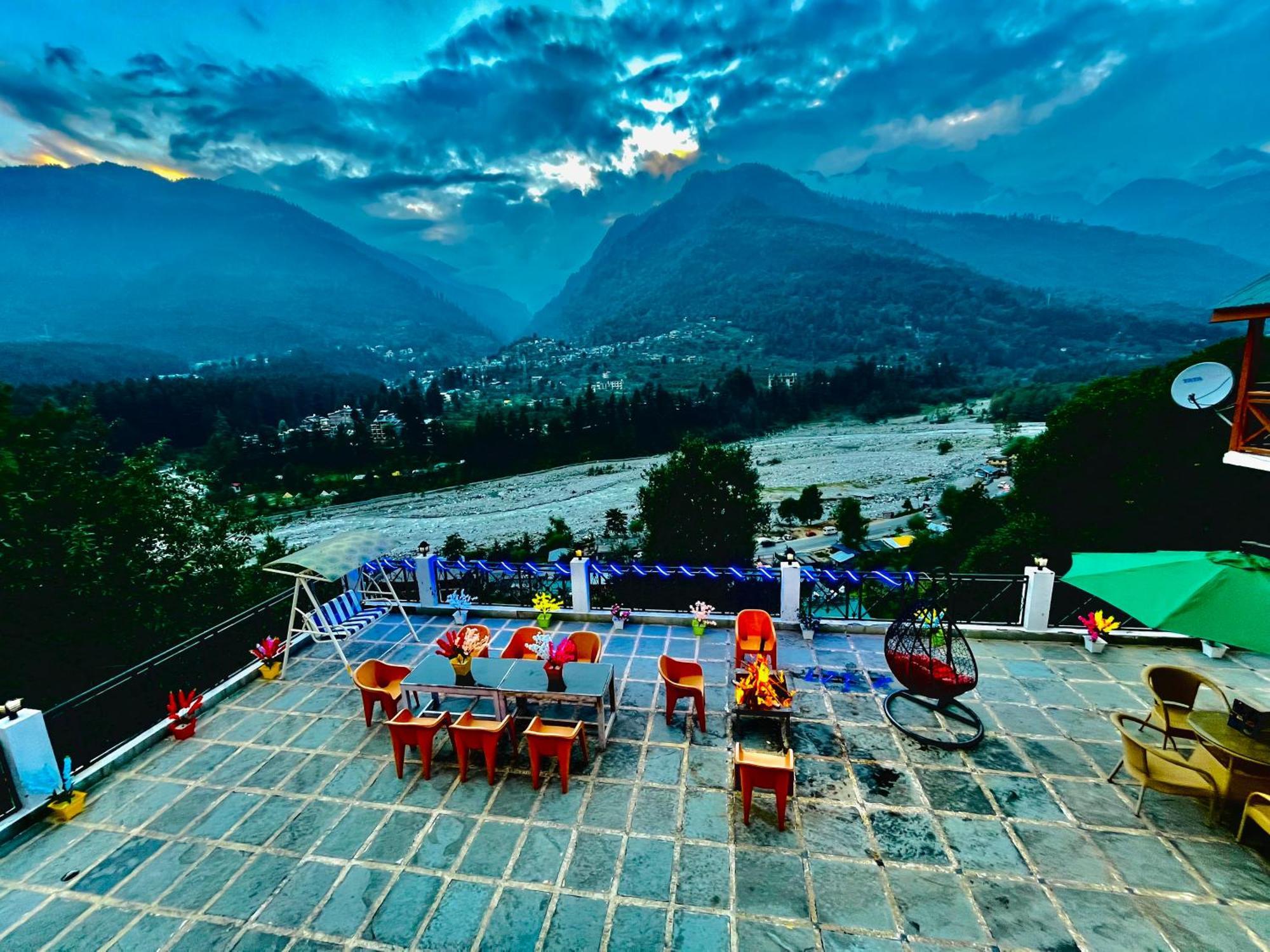 Hotel Hollywood Manali - Scenic River & Mountain View With Premium Rooms Exteriör bild