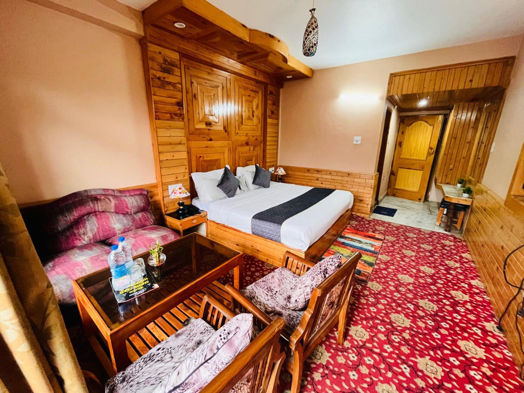 Hotel Hollywood Manali - Scenic River & Mountain View With Premium Rooms Exteriör bild
